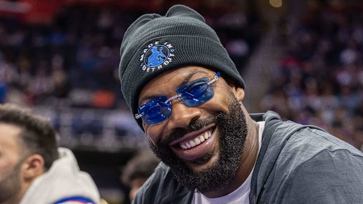Newly acquired Detroit Lions defensive end Za'Darius Smith (99) from the Cleveland Browns takes in Pistons game Newly acquired Detroit Lions defensive end Za'Darius Smith (99) from the Cleveland Browns takes in Pistons game