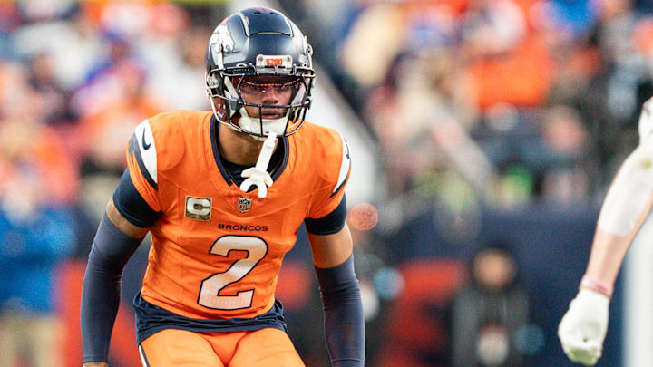 NFL, American Football Herren, USA Football 2024: Atlanta Falcons vs Denver Broncos Nov 17 November 17, 2024: Denver Broncos cornerback Pat Surtain II (2) defends Atlanta Falcons wide receiver Drake London (5) in the second half of the football game between the Denver Broncos and Atlanta Falcons. 
