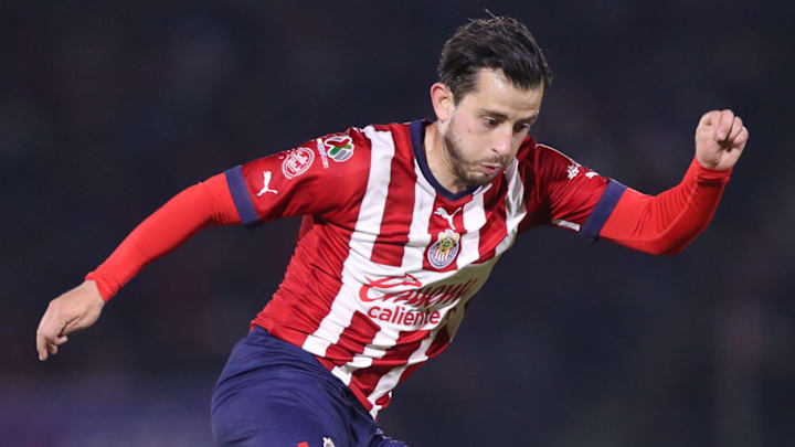 Alan Mozo de Chivas durante el duelo contra Juárez.