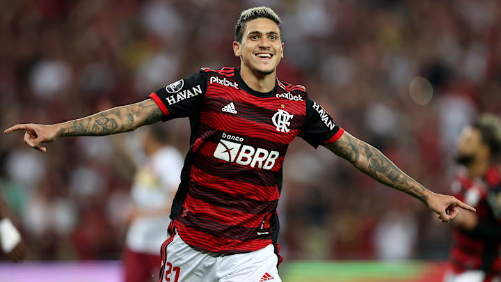 Pedro marca quatro vezes, e Flamengo constrói placar histórico no Maracanã. Pedro marca quatro vezes, e Flamengo constrói placar histórico no Maracanã.