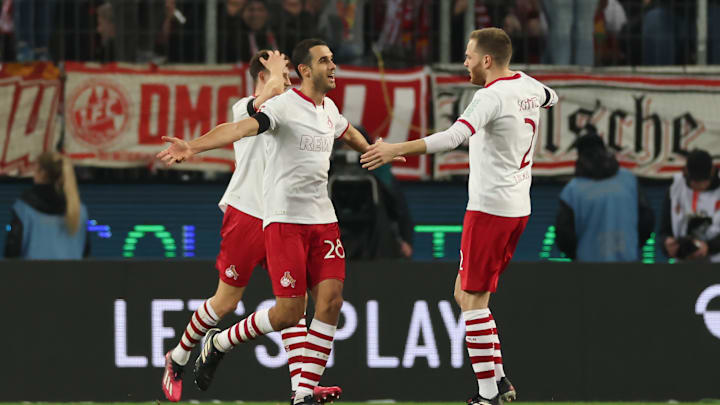 Köln bejubelt einen Treffer gegen Frankfurt