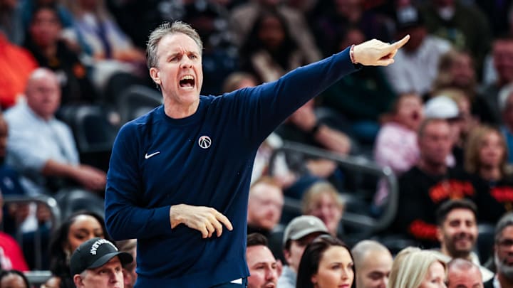 Jan 25, 2025; Phoenix, Arizona, USA; Washington Wizards head coach Brian Keefe yells towards his team during the first quarter against the Phoenix Suns at Footprint Center. Mandatory Credit: Aryanna Frank-Imagn Images