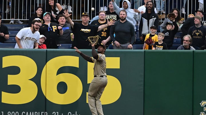 May 3, 2025; Pittsburgh, Pennsylvania, USA; San Diego Padres left fielder Oscar Gonzalez catches a ball during the sixth inning against the Pittsburgh Pirates at PNC Park. Mandatory Credit: David Dermer-Imagn Images May 3, 2025; Pittsburgh, Pennsylvania, USA; San Diego Padres left fielder Oscar Gonzalez catches a ball during the sixth inning against the Pittsburgh Pirates at PNC Park. Mandatory Credit: David Dermer-Imagn Images