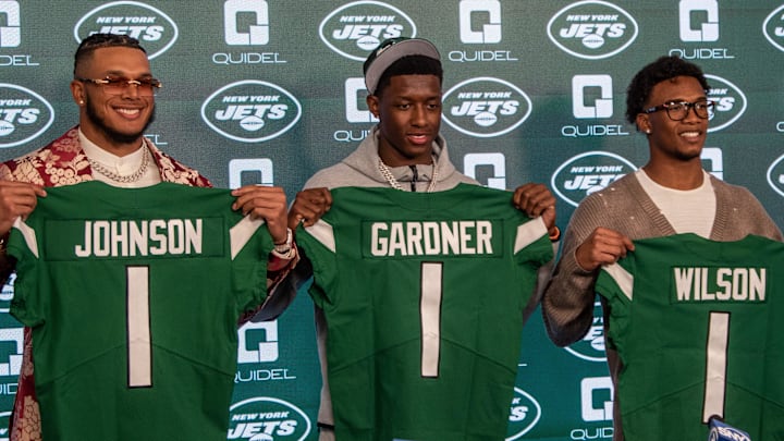 The New York Jets' first-round picks Jermaine Johnson, Ahmad \"Sauce\" Gardner and Garrett Wilson are introduced at a press conference.

Syndication The Record