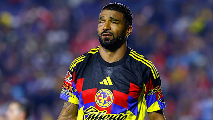 El uruguayo Rodrigo Aguirre sufrió un duro golpe en el ojo derecho