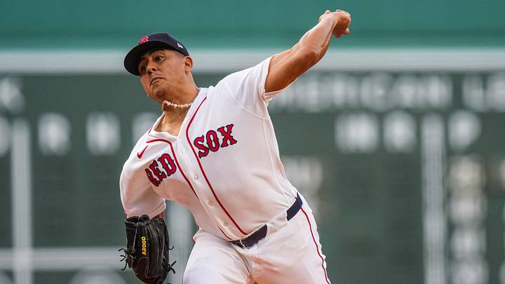 May 26, 2026; Boston, Massachusetts, USA; Boston Red Sox pitcher Ranger Suarez (55) throws a pitch against the Atlanta Braves in the first inning at Fenway Park. Mandatory Credit: David Butler II-Imagn Images May 26, 2026; Boston, Massachusetts, USA; Boston Red Sox pitcher Ranger Suarez (55) throws a pitch against the Atlanta Braves in the first inning at Fenway Park. Mandatory Credit: David Butler II-Imagn Images