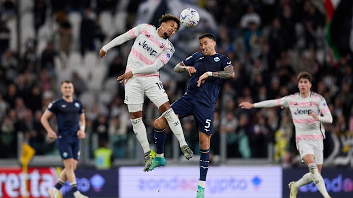 Juventus e Lazio se enfrentam pelo Calcio