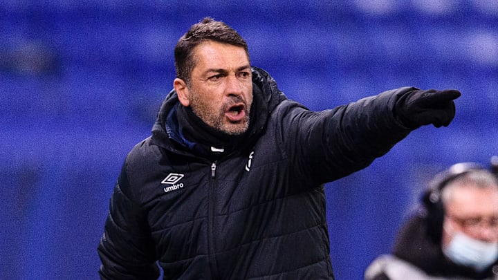 Oscar Garcia se plaint du penalty accordé à l'OM. Oscar Garcia se plaint du penalty accordé à l'OM.