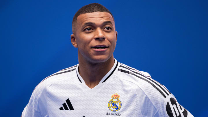 Kylian Mbappé vient de débuter avec le Real Madrid à l'entraînement.