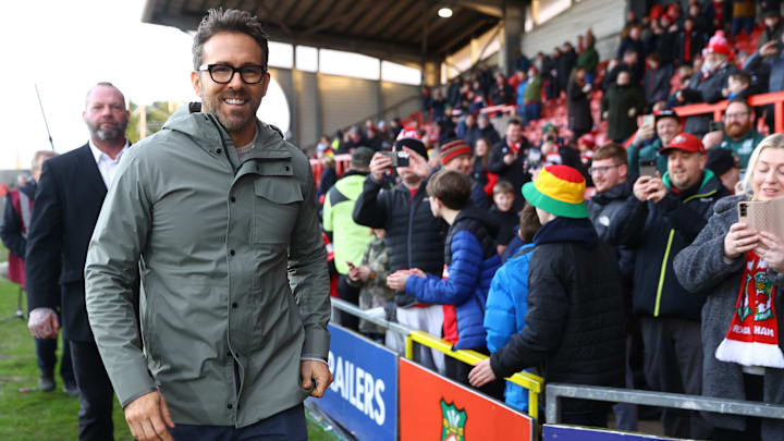 Ryan Reynolds en un partido del Wrexham contra el Sheffield United