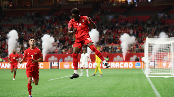 Alphonso Davies beim Torjubel in der kanadischen Nationalmannschaft