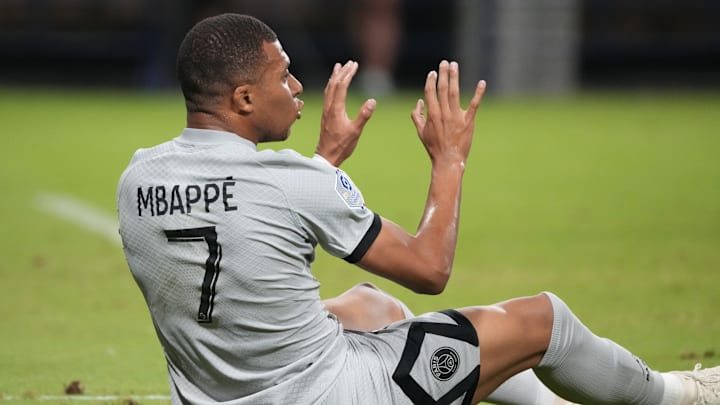 Kylian Mbappé no jugará en el debut de PSG
