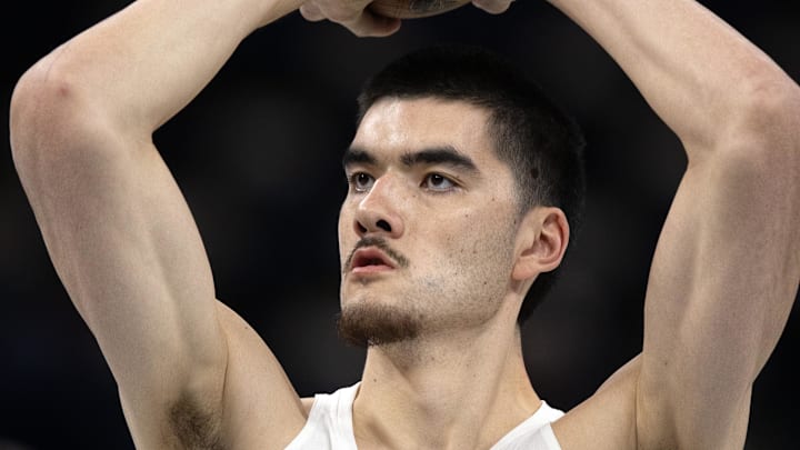 Nov 15, 2024; San Francisco, California, USA; Memphis Grizzlies center Zach Edey warms up before taking on the Golden State Warriors at Chase Center. Mandatory Credit: D. Ross Cameron-Imagn Images