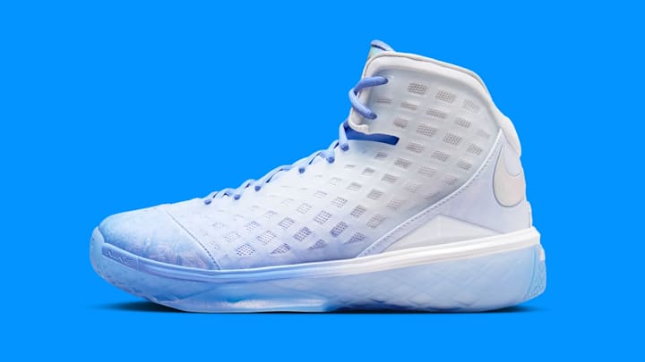 The Nike Kobe 3 Protro 'Royal Pulse' colorway. The Nike Kobe 3 Protro 'Royal Pulse' colorway.
