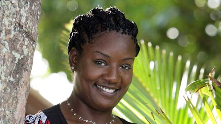 Cirie Fields smiling from a Survivor promotional photo Cirie Fields smiling from a Survivor promotional photo