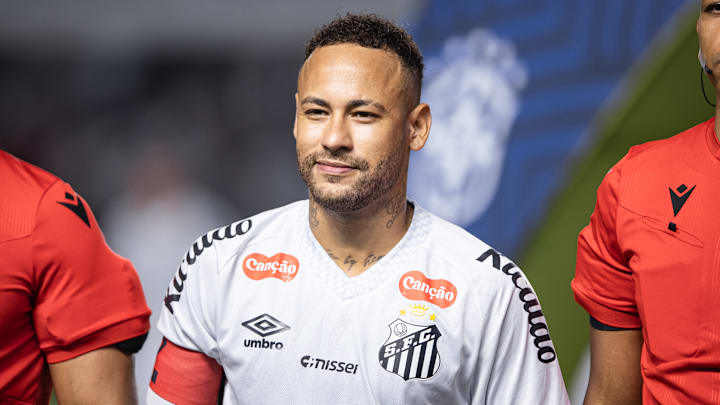 Neymar pode pintar entre os titulares
