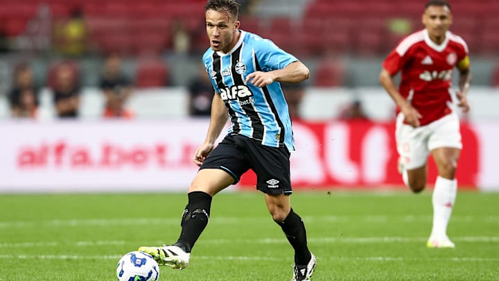 Meio-campista sequier viajou ao Rio de Janeiro