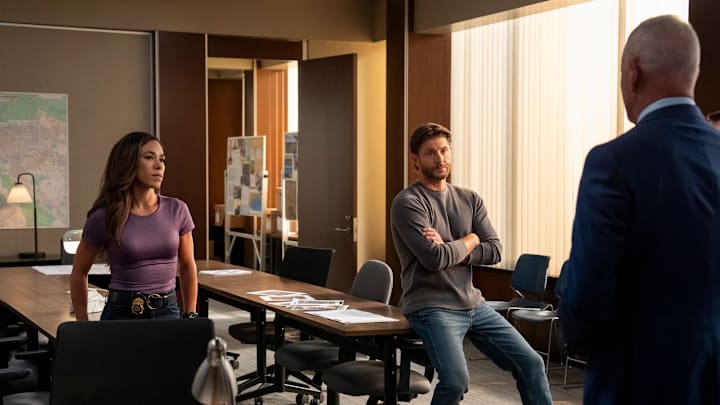 Mark Meachum (Jensen Ackles) and Amber Oliveras (Jessica Camacho) in COUNTDOWN Photo: ELIZABETH MORRIS © AMAZON CONTENT SERVICES LLC
