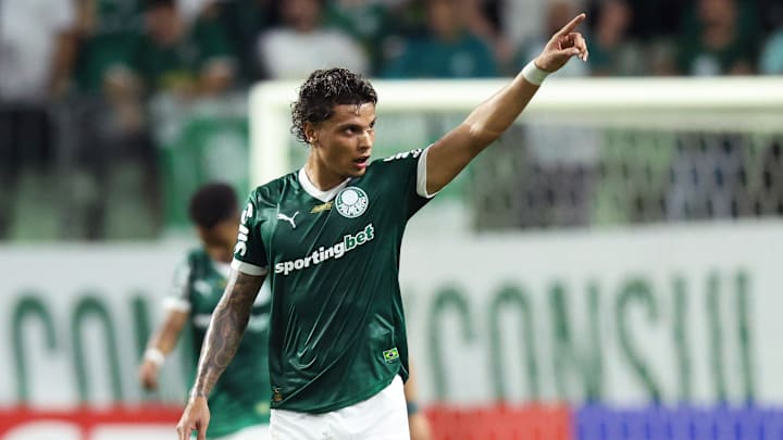 Volante mandou torcida 'calar a boca', mas pediu perdão Volante mandou torcida 'calar a boca', mas pediu perdão