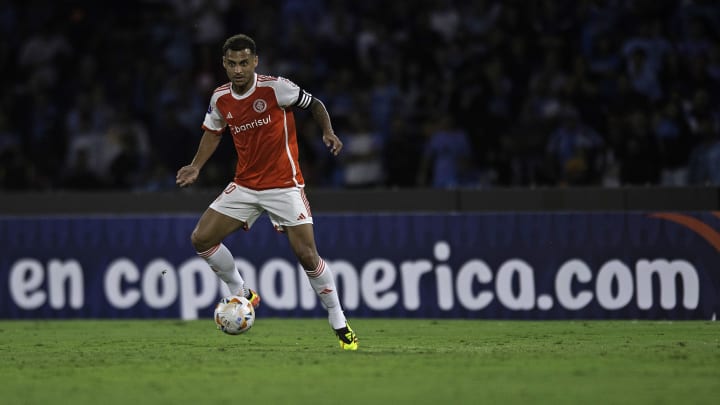 Meio-campista é titular absoluto da equipe gaúcha