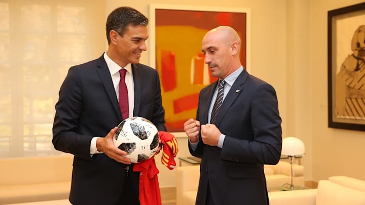 Pedro Sánchez, el presidente de España, arremetió contra Luis Rubiales tras el beso a Jenni Hermoso