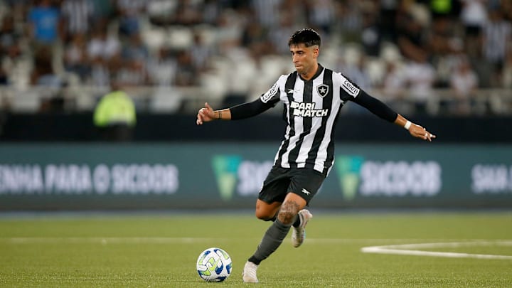 Lateral deixa o Glorioso com 50 jogos