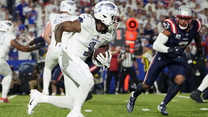 Oct 5, 2025; Orchard Park, New York, USA; Buffalo Bills wide receiver Curtis Samuel (1) makes a catch against the New England Patriots during the first half at Highmark Stadium.