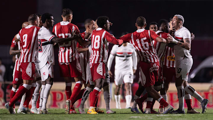 Náutico e São Paulo disputam decisão nos Aflitos Náutico e São Paulo disputam decisão nos Aflitos