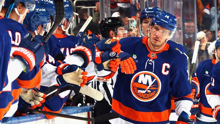 Chicago Blackhawks v New York Islanders Chicago Blackhawks v New York Islanders