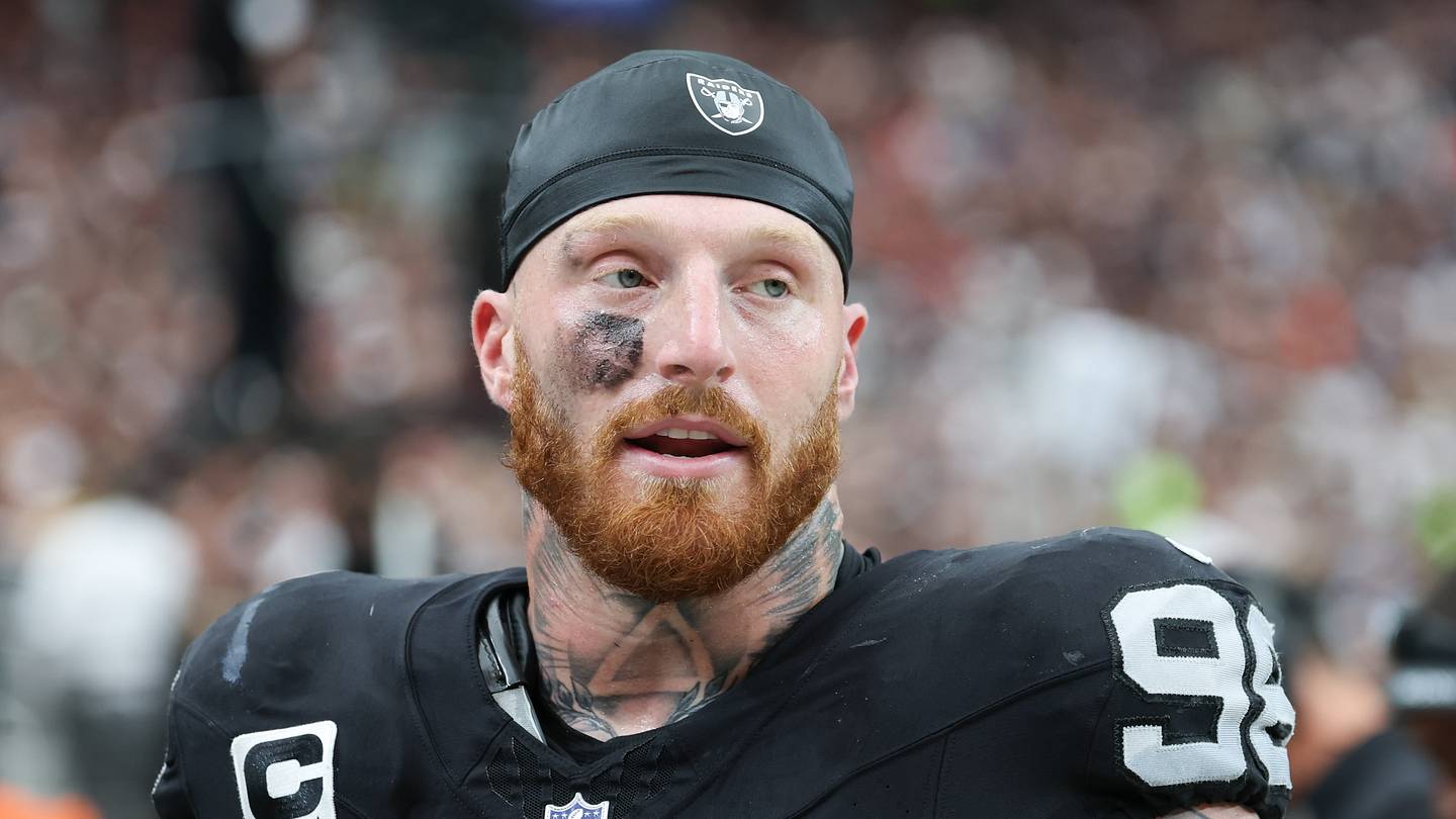 Maxx Crosby e la moglie Rachel condividono foto dal training camp dei Raiders mentre si parla di trade