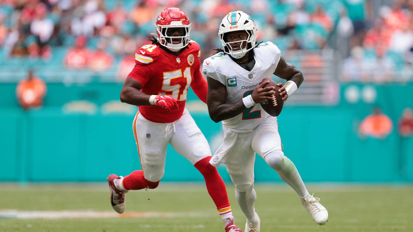 Dolphins Saturday Mailbag: Can the Offense Handle the Minnesota Mayhem?