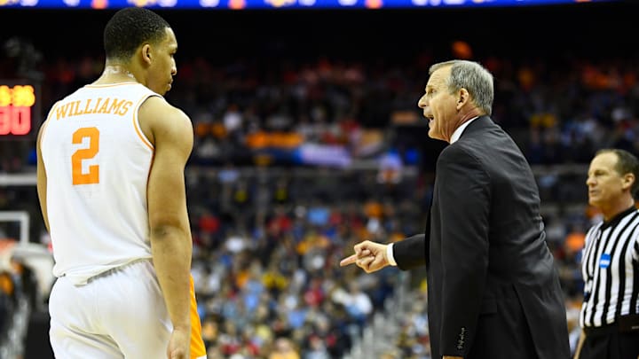 Tennessee head coach Rick Barnes yells out to forward Grant Williams (2) during the second half of the game against the Iowa Hawkeyes in the second round of the NCAA Tournament at Nationwide Arena in Columbus, Ohio, Sunday, March 24, 2019. 

Kns Utbasketball Vs Iowa Ncaa Tournament Bp Jpg