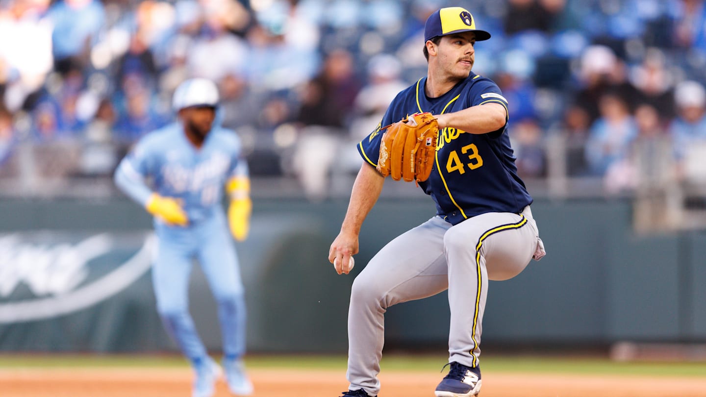Brewers’ Brandon Woodruff Replacement Emerges