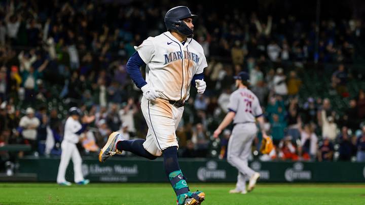 Sep 23, 2026; Seattle, Washington, USA; Seattle Mariners first baseman Josh Naylor (12) hits a walk-off RBI-single against Houston Astros relief pitcher Josh Hader (71) during the tenth inning at T-Mobile Park. Mandatory Credit: Joe Nicholson-Imagn Images Sep 23, 2026; Seattle, Washington, USA; Seattle Mariners first baseman Josh Naylor (12) hits a walk-off RBI-single against Houston Astros relief pitcher Josh Hader (71) during the tenth inning at T-Mobile Park. Mandatory Credit: Joe Nicholson-Imagn Images