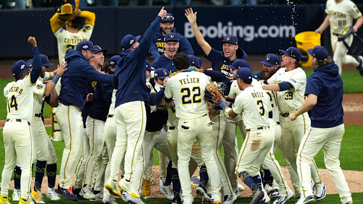 Division Series - Chicago Cubs v Milwaukee Brewers - Game Five