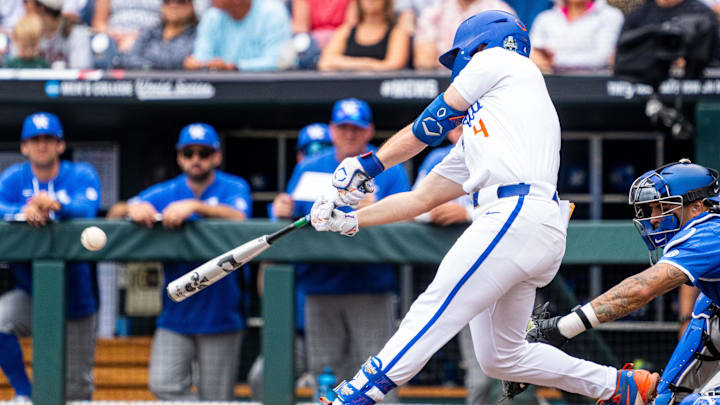 The Gators' bizarre night still lands them in the win column