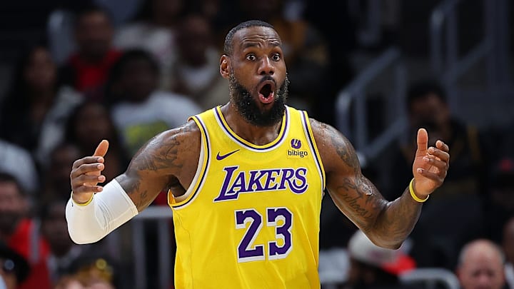James promedia 24.9 puntos por partido 