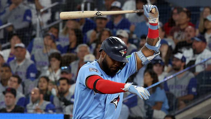 Toronto Blue Jays play the Philadelphia Phillies Toronto Blue Jays play the Philadelphia Phillies