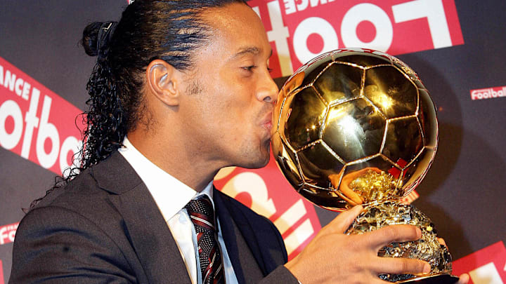 Ronaldinho Gaúcho recebeu o prêmio em 2005