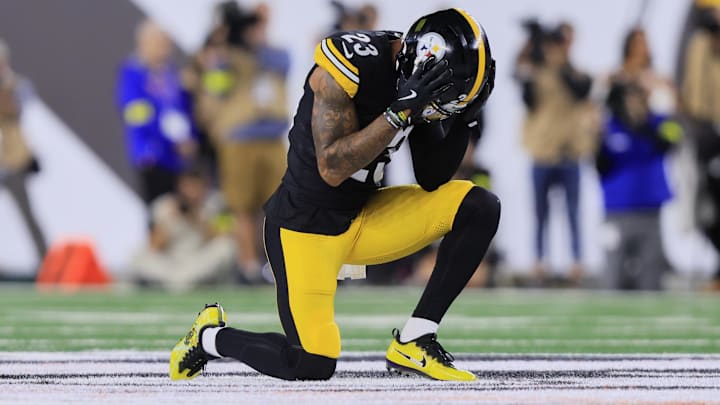 Oct 16, 2025; Cincinnati, Ohio, USA; Pittsburgh Steelers cornerback Darius Slay (23) reacts after failing to intercept a pass thrown by Cincinnati Bengals quarterback Joe Flacco (16) during the first quarter at Paycor Stadium. Oct 16, 2025; Cincinnati, Ohio, USA; Pittsburgh Steelers cornerback Darius Slay (23) reacts after failing to intercept a pass thrown by Cincinnati Bengals quarterback Joe Flacco (16) during the first quarter at Paycor Stadium.