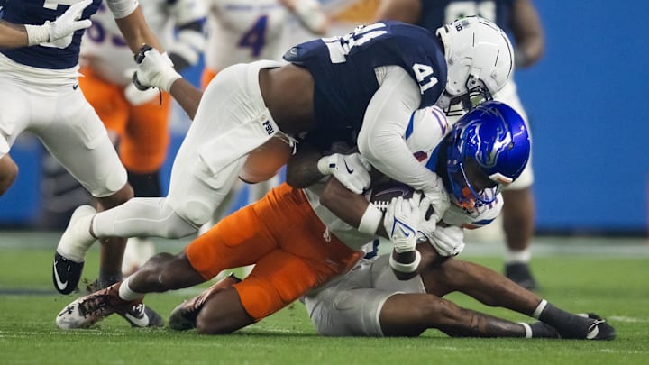 Penn State Nittany Lions linebacker Kobe King (41)