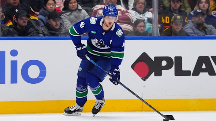 Elias Pettersson in a game against the Detroit Red WIngs. 