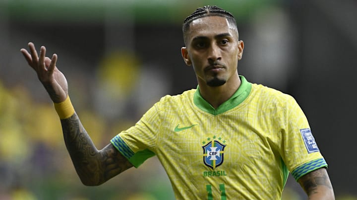 Raphinha retorna ao onze da Canarinho nesta terça, 10