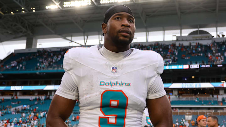 Miami Dolphins tight end Jonnu Smith (9) looks on from the field after the game against the Las Vegas Raiders at Hard Rock Stadium. 