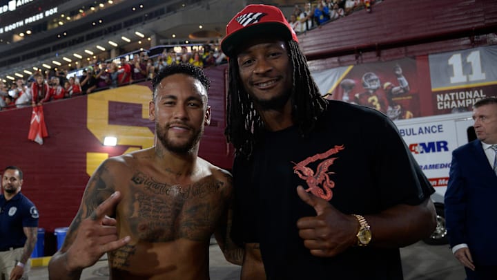 El jugador Neymar Jr. El jugador Neymar Jr.