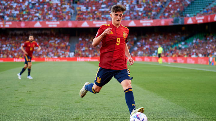 Gavi fue titular con España