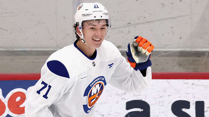 The New York Islanders should consider having Matthew Schaefer in their Opening Night lineup this fall.