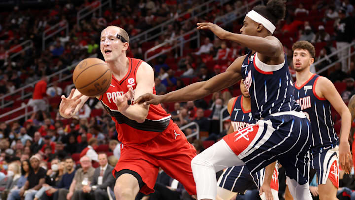 Cody Zeller is officially joining the Houston Rockets