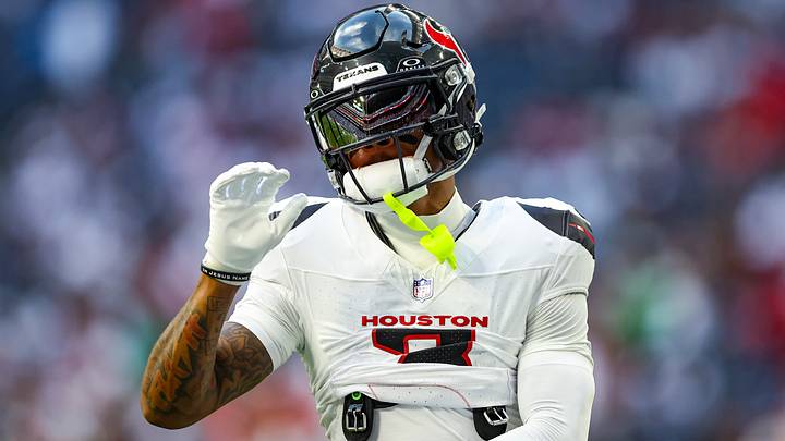 Sep 15, 2024; Houston, Texas, USA; Houston Texans wide receiver Tank Dell (3) before the game against the Chicago Bears at NRG Stadium. Mandatory Credit: Troy Taormina-Imagn Images Sep 15, 2024; Houston, Texas, USA; Houston Texans wide receiver Tank Dell (3) before the game against the Chicago Bears at NRG Stadium. Mandatory Credit: Troy Taormina-Imagn Images