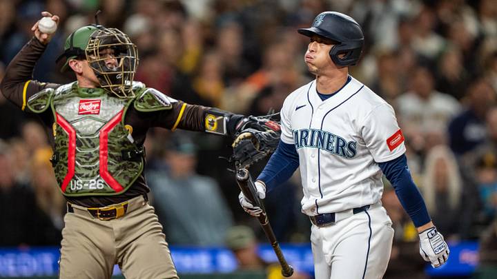 Seattle Mariners designated hitter Rob Refsnyder.